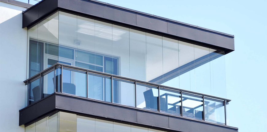 Cam balkon